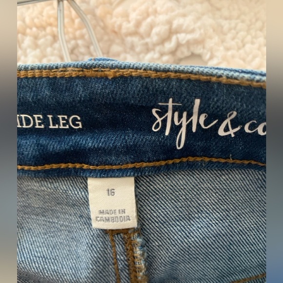 Style & Co. Women's Straight Leg Blue Jeans - Picture 3 of 4